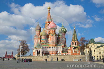 Почему Покровский собор на Красной площади называют храмом Василия Блаженного