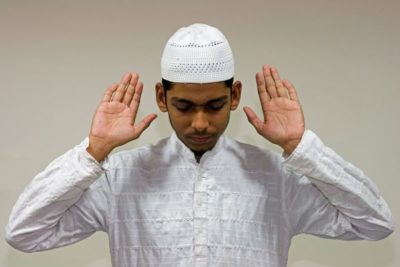 Как называется утренняя молитва у мусульман