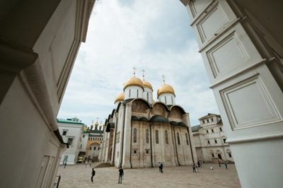 Кто из архитекторов является строителем Успенского собора в Московском Кремле