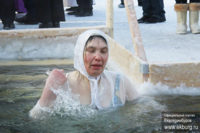 Сколько дней после крещения можно брать святую воду
