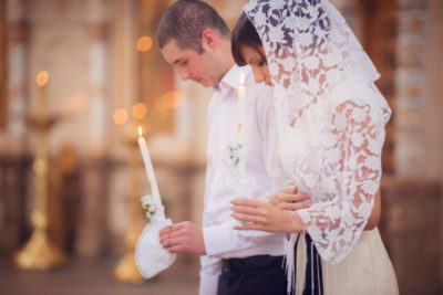Можно ли венчаться в церкви без росписи в загсе